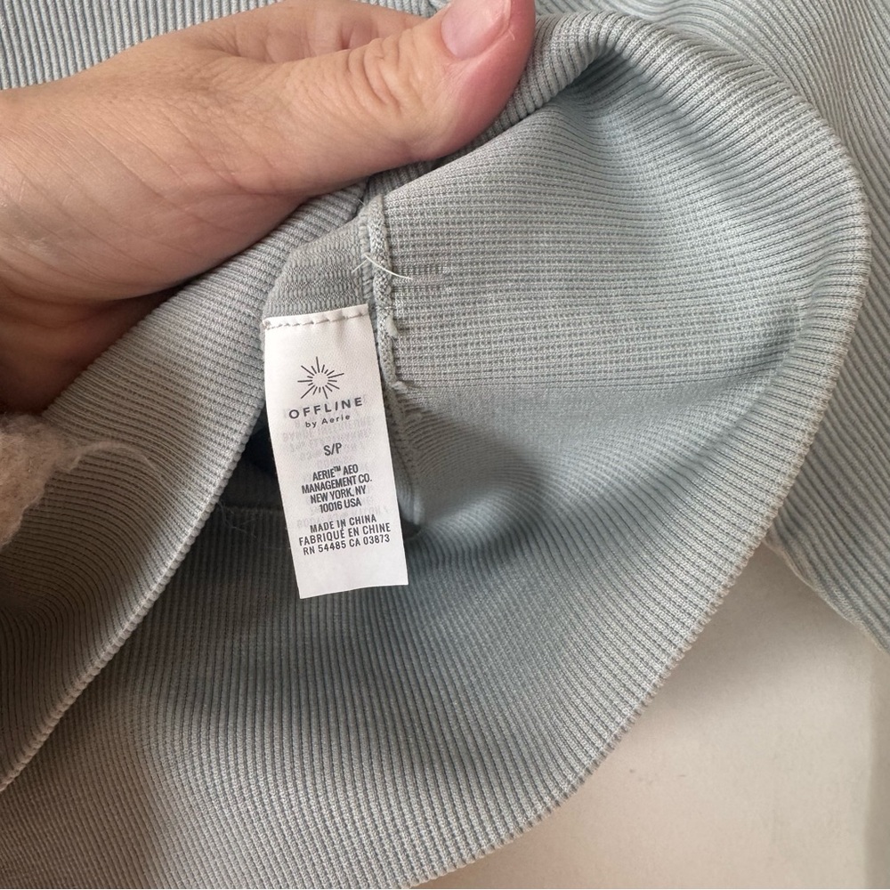 Aerie Big Chill Seamless Ribbed Long Sleeve Crop Top Stone Gray S - Picture 9 of 9